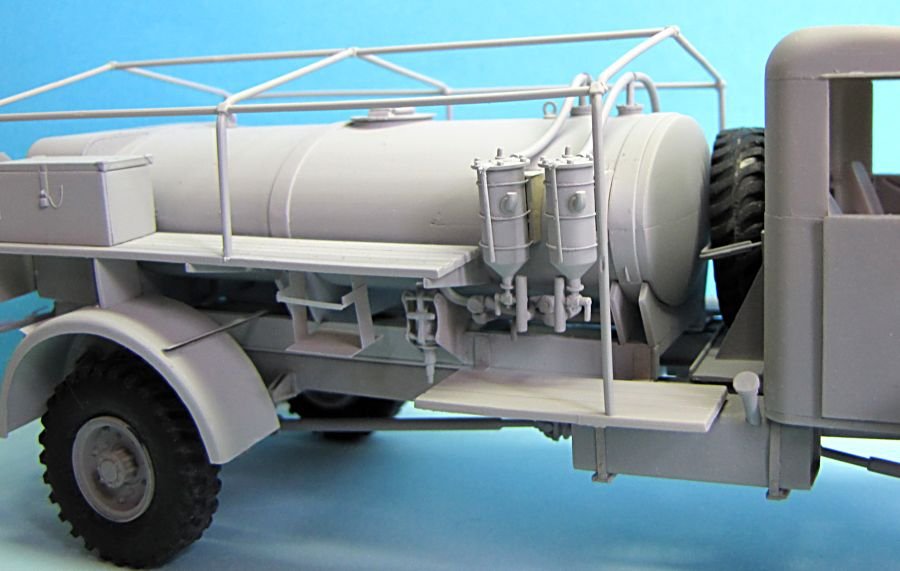 Mirror Models 35165 CMP CHEVROLET C60L WATER TRUCK 1/35 – image 5