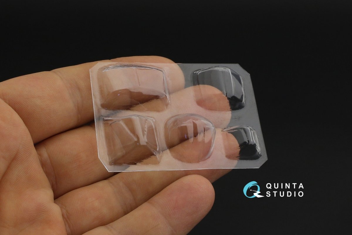 Quinta Studio QC72046 Uh-1B vacuumed clear canopy (Italeri) 1/72 – image 3