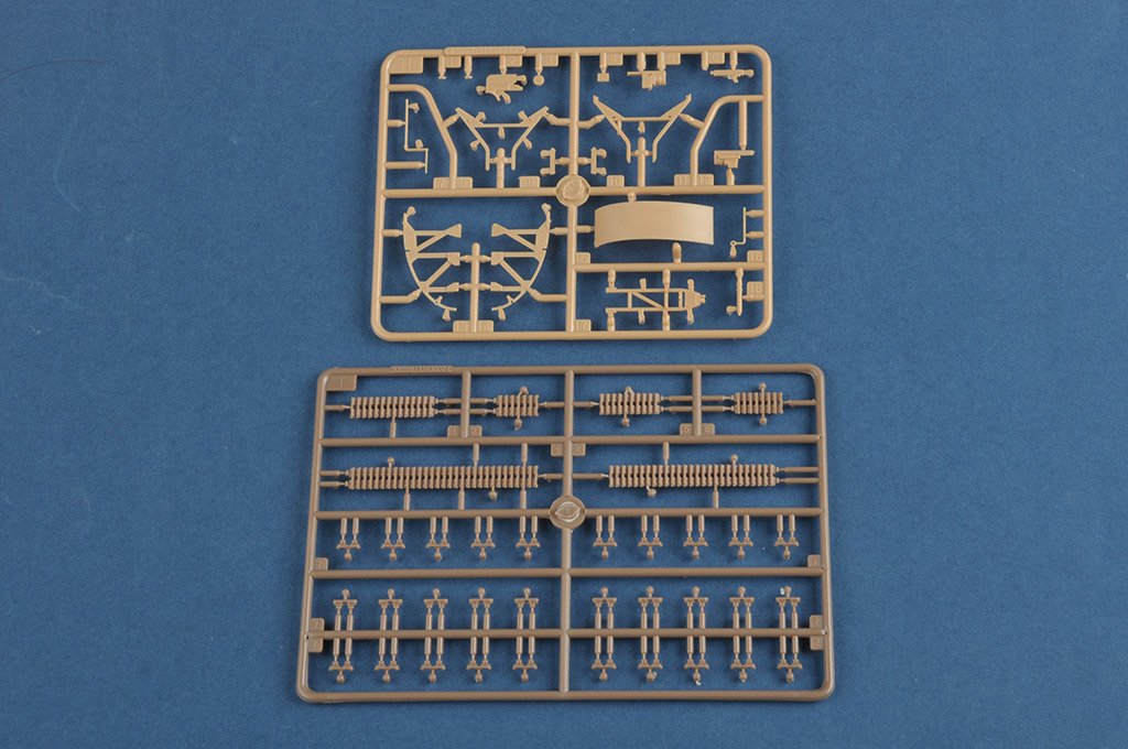 Hobby Boss 83894 French R35 with FCM turret tank 1/35 – obrázek 10