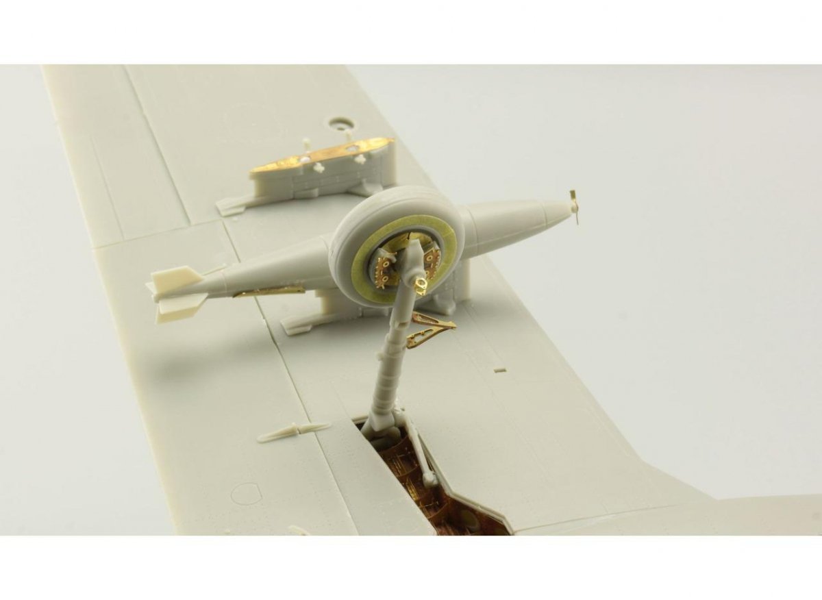Eduard 32390 T-28B/ D Trojan undercarriage KITTY HAWK 1/32 – image 5