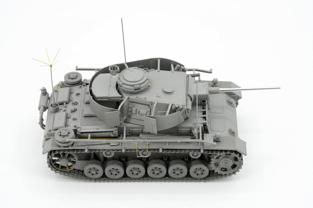 Border Model BT-048 Pz.Bef.Wg.III Ausf.K 2in1 w/Schürzen 1/35 – obrázek 5