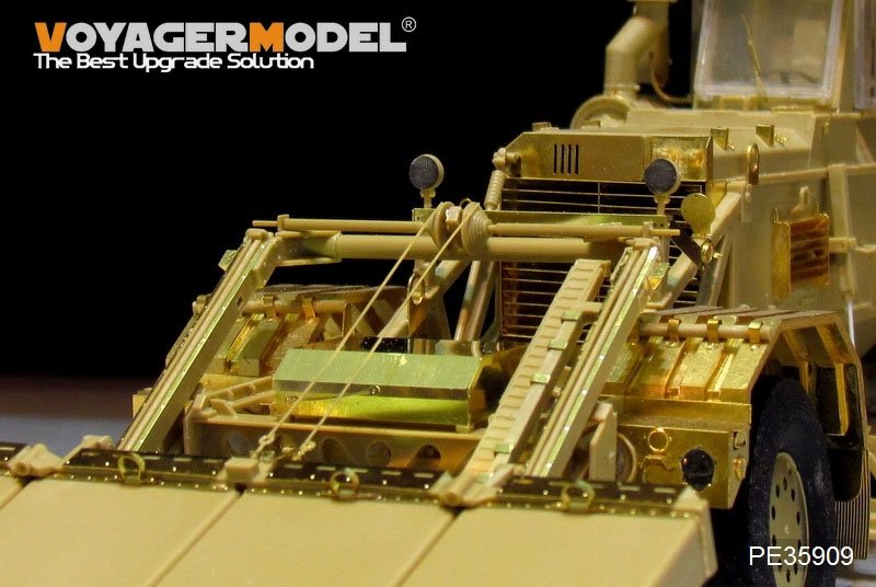 Voyager Model PE35909 Modern US Husky Mk.III Vehicle Mounted Mine Detector for PANDA 1/35 – image 11