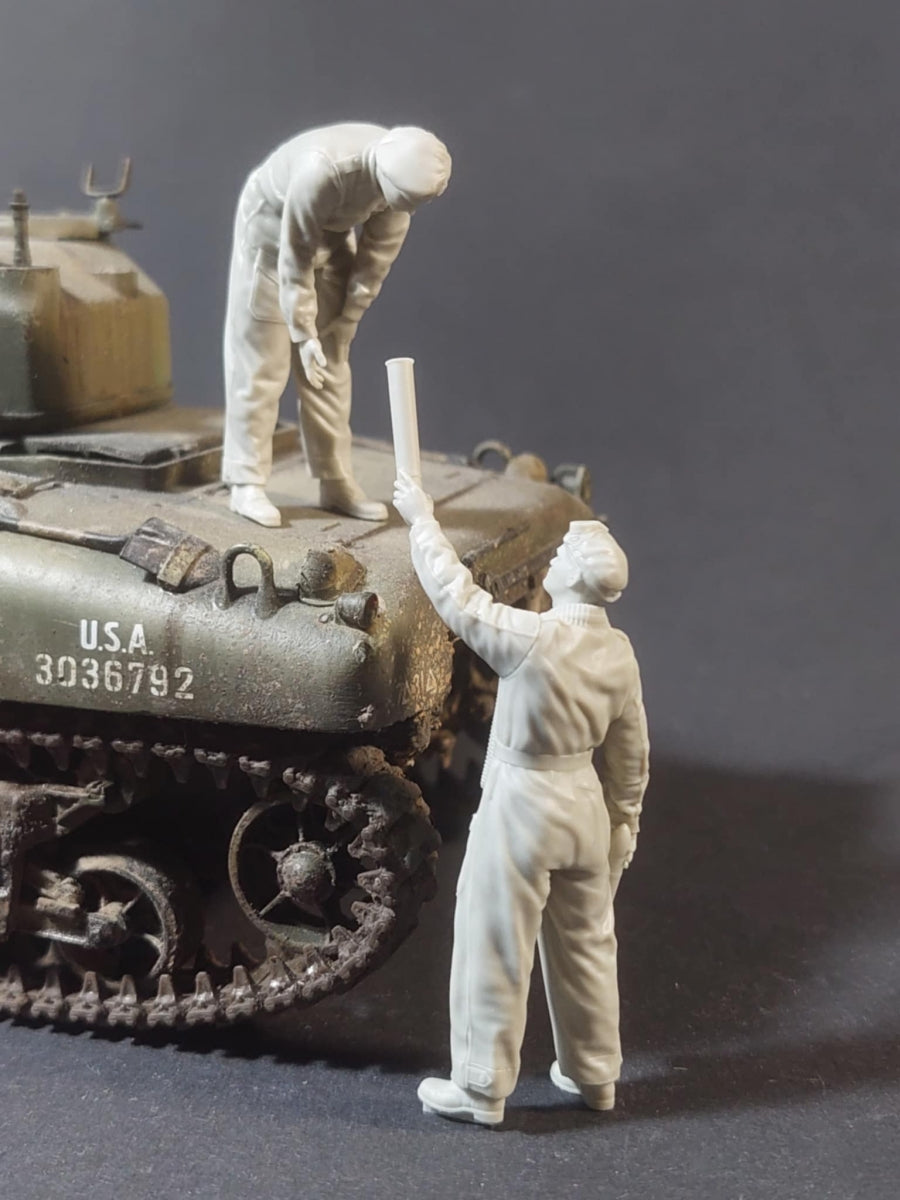 Panzer Art FI35-234 British tanker loading 75mm ammo set 1/35 – image 3