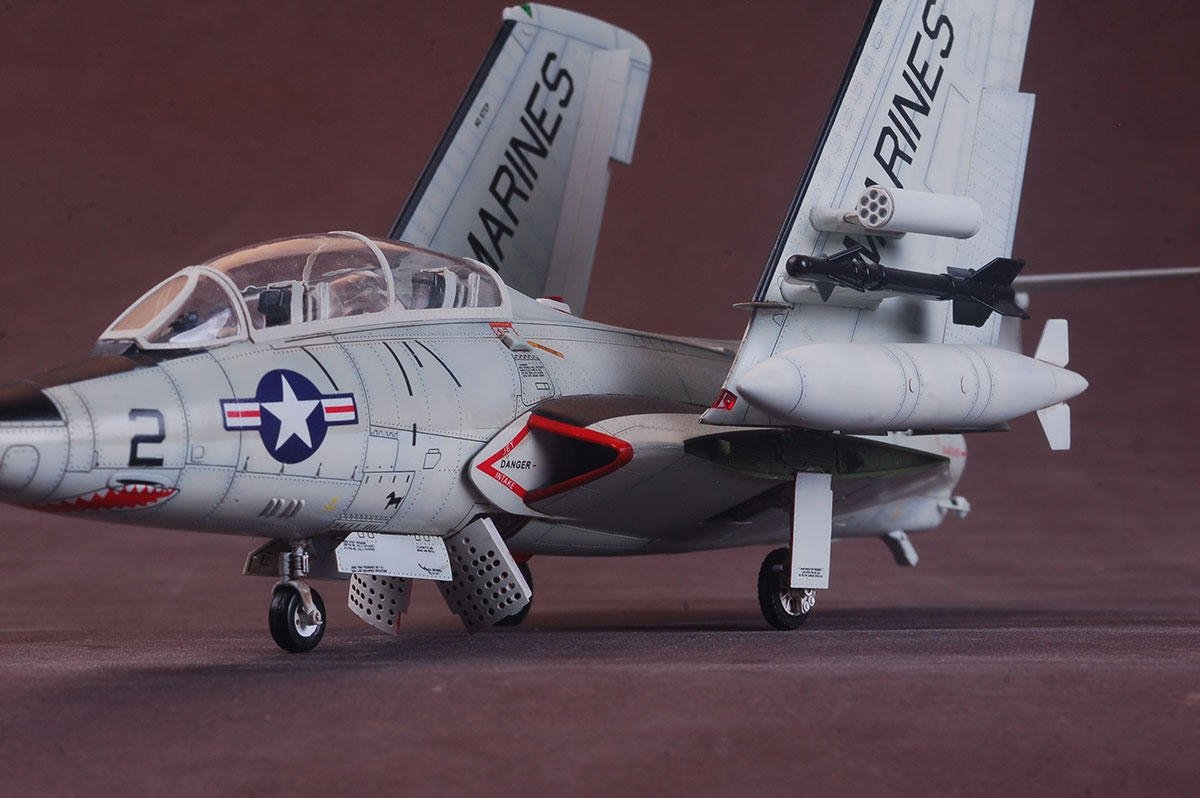 Kitty Hawk 80129 TF-9J Cougar 1/48 – image 2