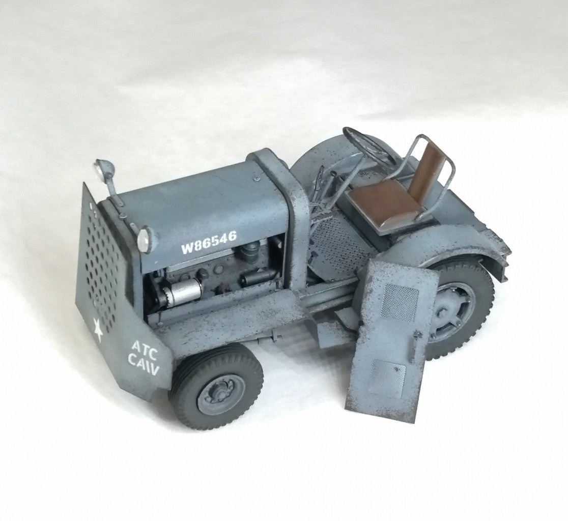 Thunder Model 32001 US Tug Clarktor-6 Mill-33 The heavy duty airfield tractor 1/32 – imagen 3