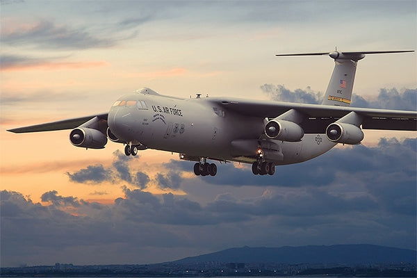 Roden 325 Lockheed C141 B Starlifter 1/144