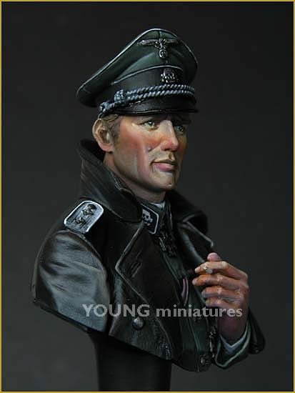 Young Miniatures YM1811 SS TOTENKOPF OFFICER WWII 1/10 – image 6