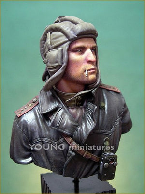 Young Miniatures YM1823 SOVIET TANK COMMANDER 1944 1/10 – zdjęcie 2