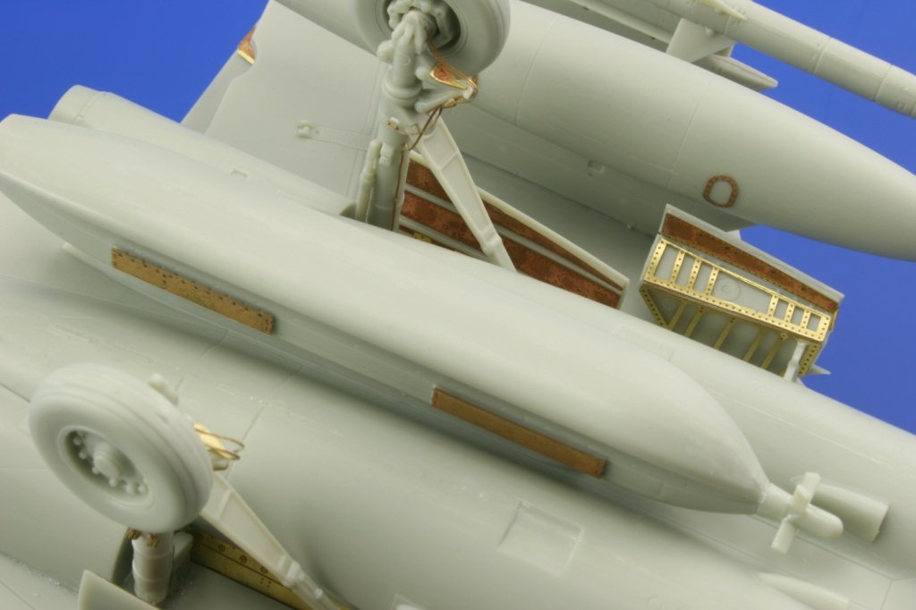 Eduard 48681 EA-6B undercarriage 1/48 Kinetic – image 5