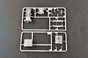 Trumpeter 07111 Russian ChTZ S-65 Tractor with Cab 1/72 – image 3