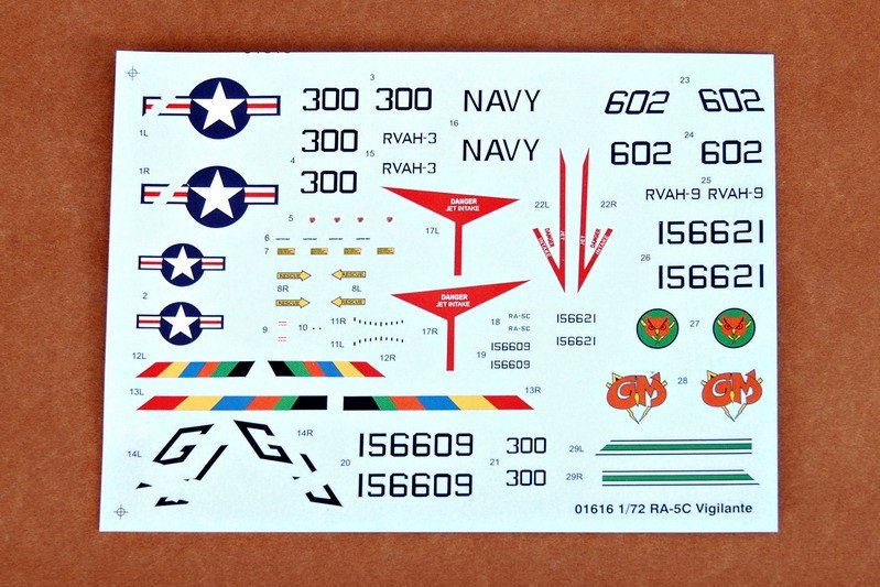 Trumpeter 01616 RA-5C Vigilante 1/72 – immagine 3