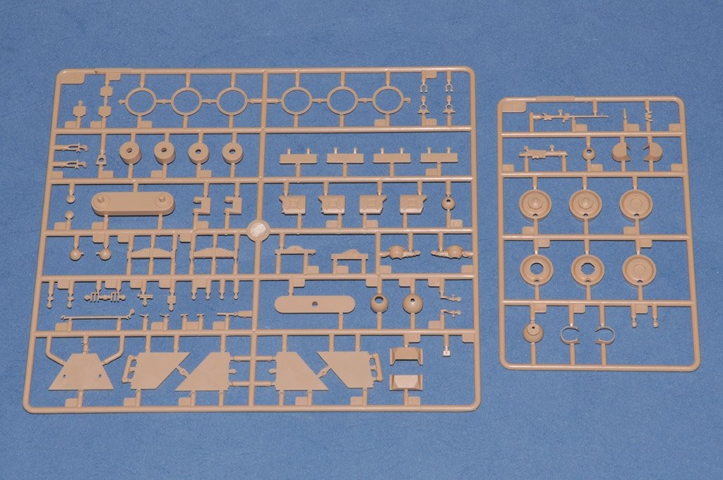 Hobby Boss 83889 M35 Mittlere Panzerwagen ADGZ-Daimler 1/35 – image 7