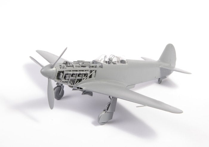Zvezda 4814 Soviet fighter Yakovlev YAK-3 1/48 – image 2