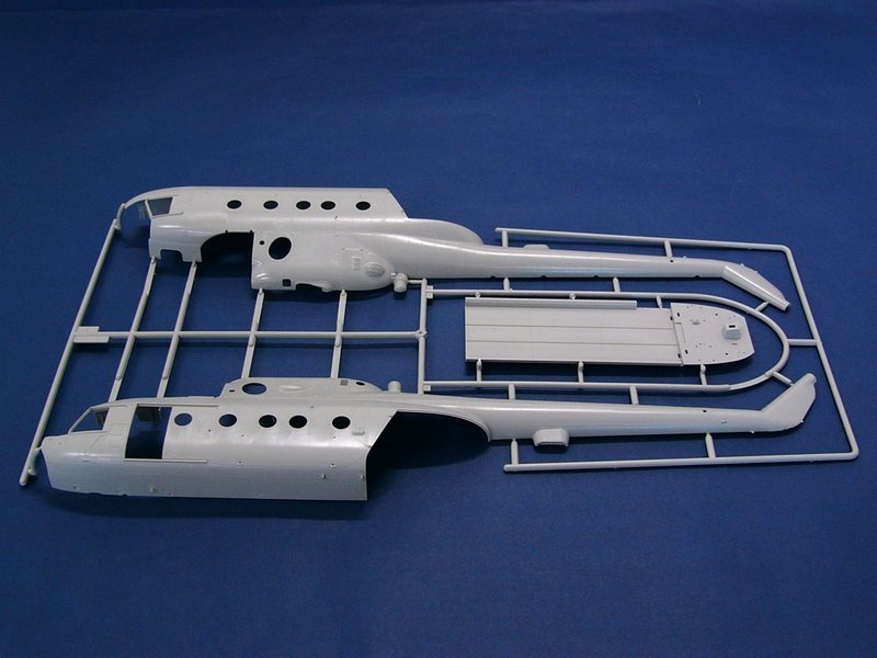 Trumpeter 05102 Mi-8MT/Mi-17 Hip-H Helicopter 1/35 – Bild 7