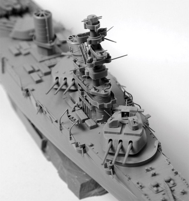 Zvezda 9052 Soviet battleship MARAT 1/350 – image 2