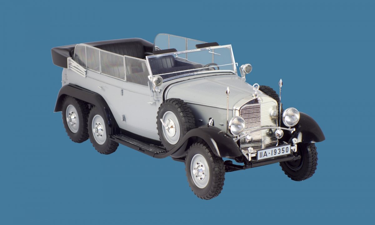 ICM 24011 Type G4 (1935 Production) WWII German Personnel Car 1/24 – image 3