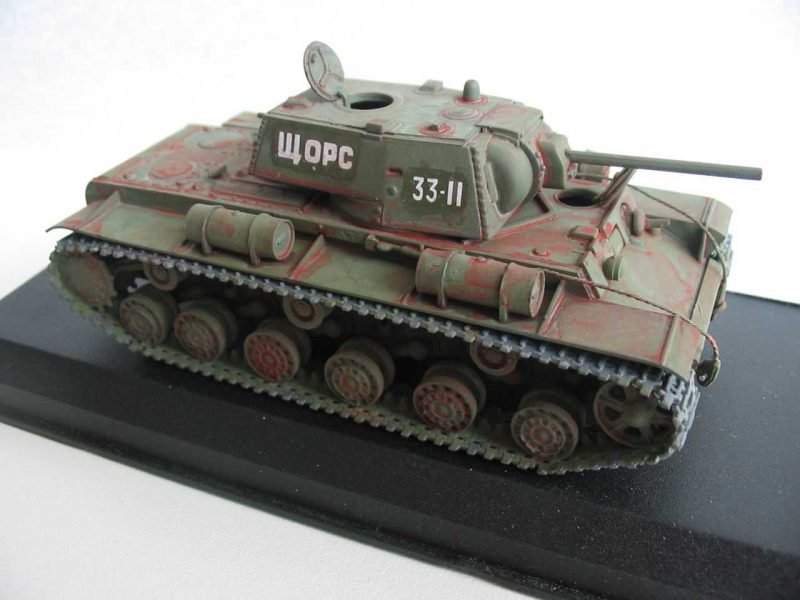 PST 72013 KV-1A Heavy tank 1/72 – image 2
