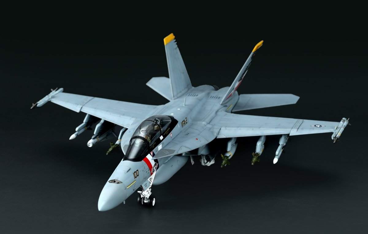 Meng LS-016 BOEING F/A-18F SUPER HORNET BOUNTY HUNTERS 1/48 – image 2