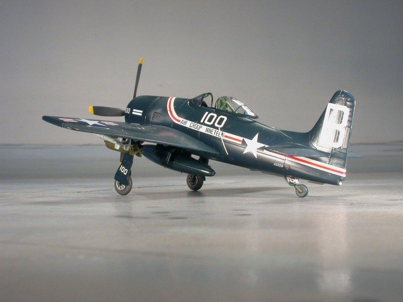 Revell 04680 F8F-1 Bearcat 1/72 – image 5