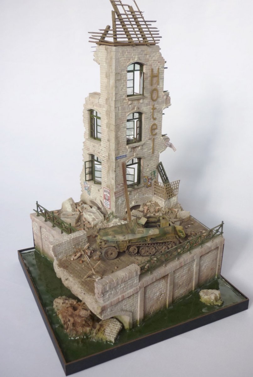 RT-Diorama 35278 Diorama-Base: &amp;quot;The Hotel&amp;quot; 1/35 – obrázek 4