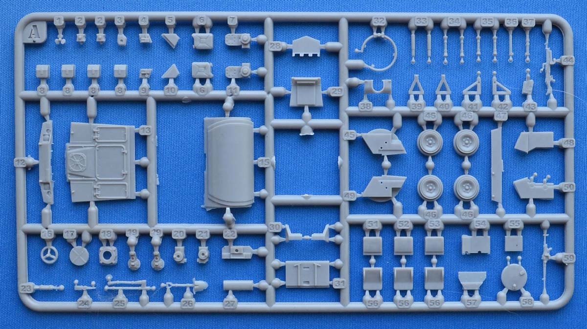 ACE 72420 VBL (Light Armored Vehicle) short chassie 7.62 MG 1/72 – Bild 2