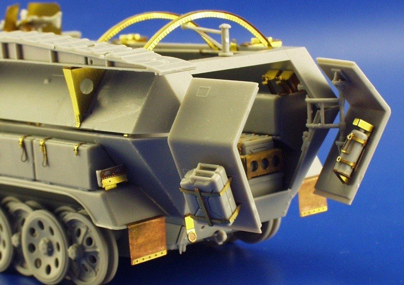 Édouard 35795 Sd. Kfz.251/7 Ausf. C Pioneerwagen 1/35 Dragon – image 8