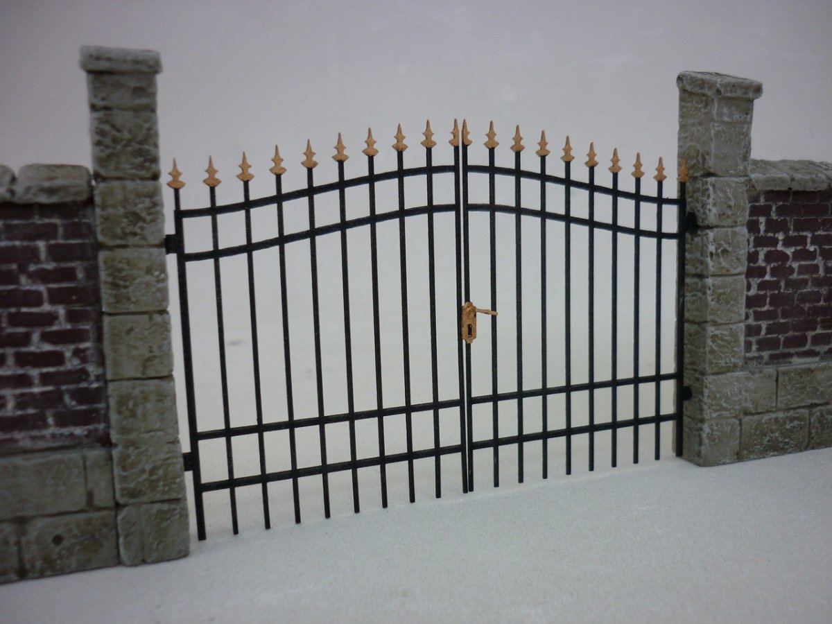 RT-Diorama 35230 Wrought iron fence with Brickwall 1/35 – immagine 5