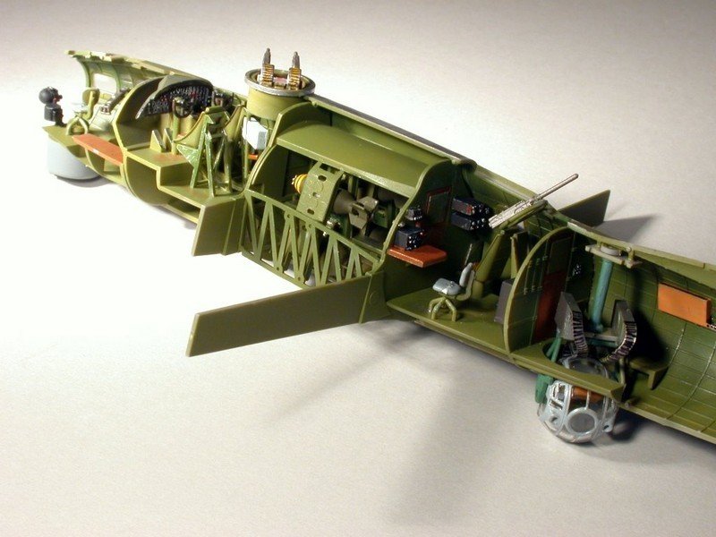 Revell 04283 B-17G Flying Fortress 1/72 – Bild 6