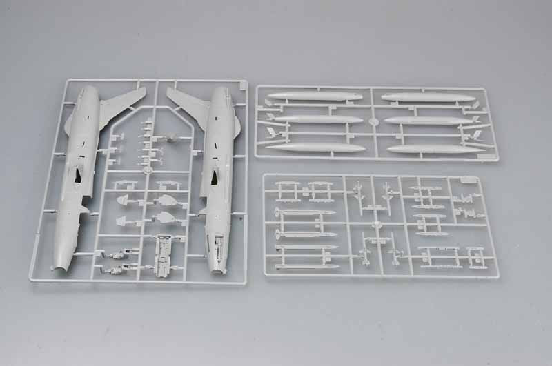 Trumpeter 01618 F-105G THUNDERCHIEF 1/72 – Bild 6