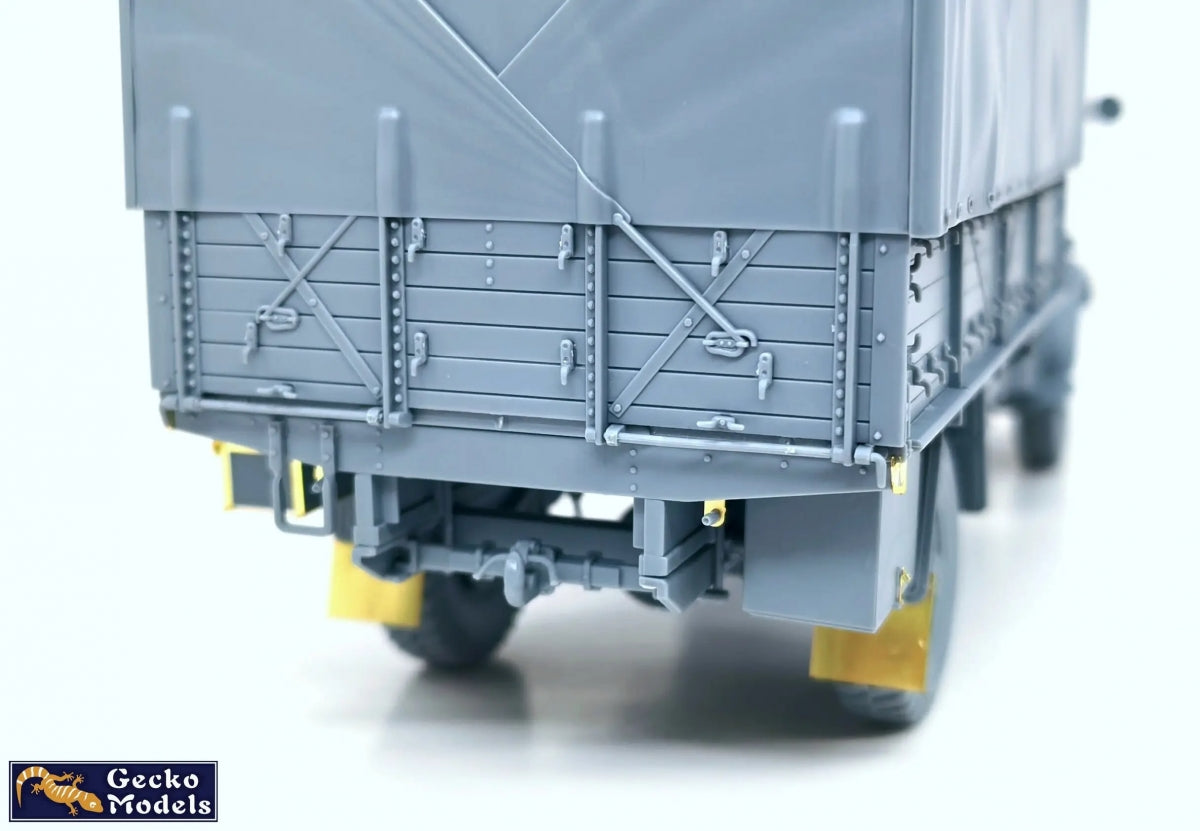 Gecko Models 35GM0153 Bedford OYD Truck 3t 4x2 GS (Wooden Cargo Body) 1/35