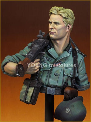 Young Miniatures YM1829 GERMANMG34 GUNNER 1941 1/10 – obrázek 3