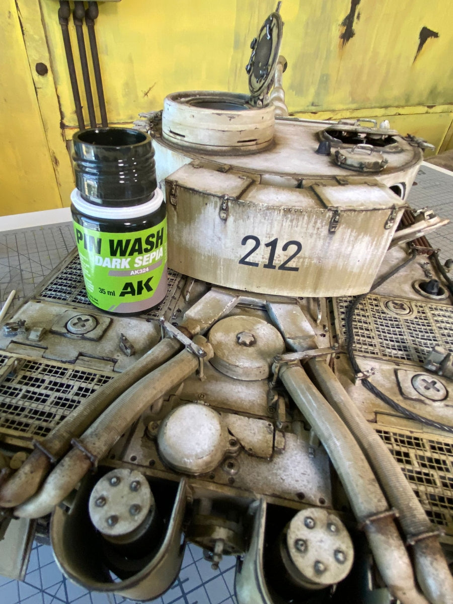 AK Interactive AK325 DARK UMBER PIN WASH 35ML – image 4