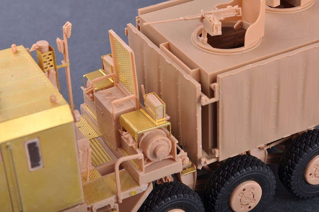 Hobby Boss 85525 M1070 Gun Truck 1/35 – Bild 21