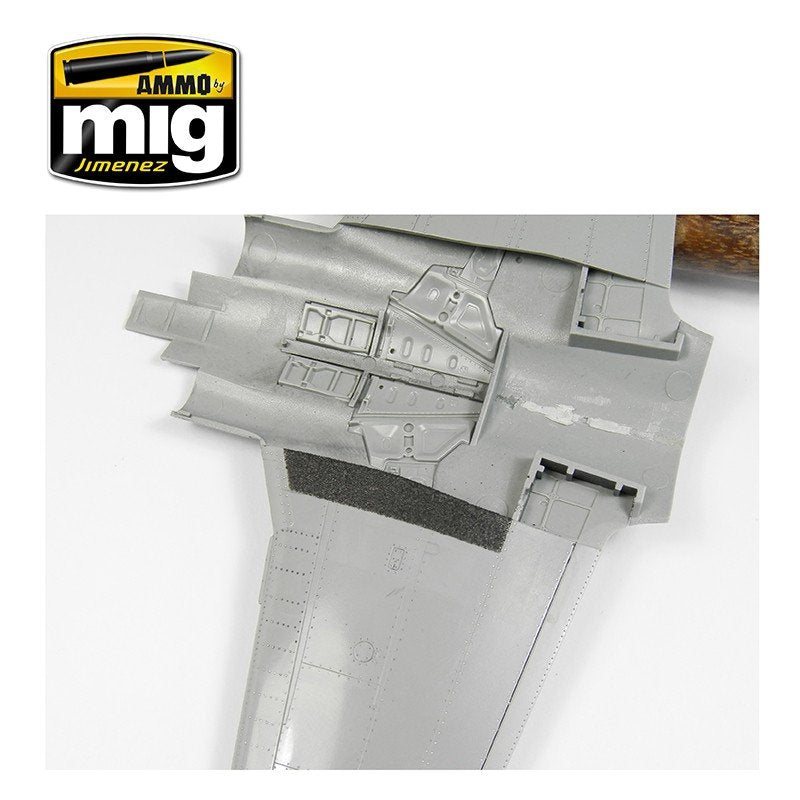 Pâte antidérapante Ammo of Mig 2034 - Couleur noire pour maquettes 1/72 et 1/48  – image 14