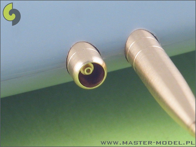 Master AM-48-006 Supermarine Spitfire late E wing or revised wing - Hispano 20mm &amp;amp; .50cal in fairings (1/48) – Bild 4