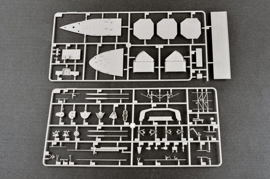 Trumpeter 05628 German Navy Aircraft Carrier DKM Peter Strasser 1/350 – obrázek 5