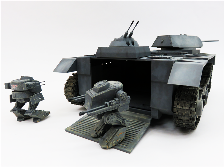 Modelcollect UA72161 Fist of War Series German P300/2 PanzerKampfWagen und Trager 1/72 – image 10
