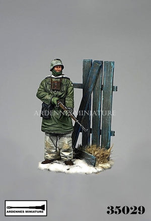 Ardennes Miniature 35029 GERMAN SOLDIER - BELGIUM 1944-1945 1/35 – imagen 2