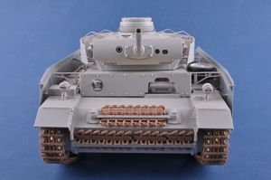 Heller 30321 Pz.Kpfw.III Ausf.J (5cm KwK 38 L/42), Ausf.J (5cm KwK 39 L/60), Ausf.L, Ausf.M 1/16 – image 4
