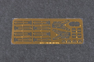 Trumpeter 06713 HMS Ark Royal 1939 1/700 – image 4