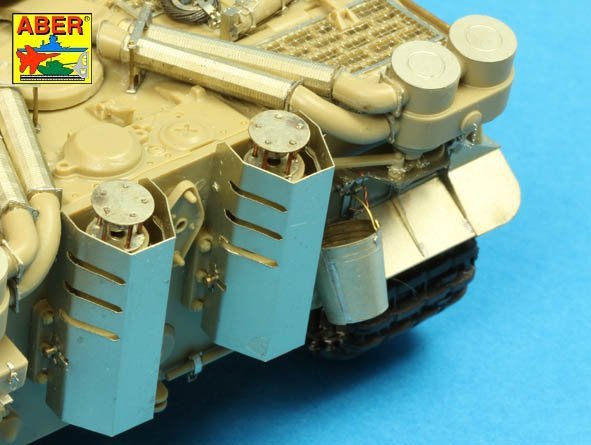 Aber 35K26 Pz.Kpfw. VI Ausf.E (i.Kfz.181) Tiger I – s.PzAbt. 501 in Tunisia (1/35) – image 11