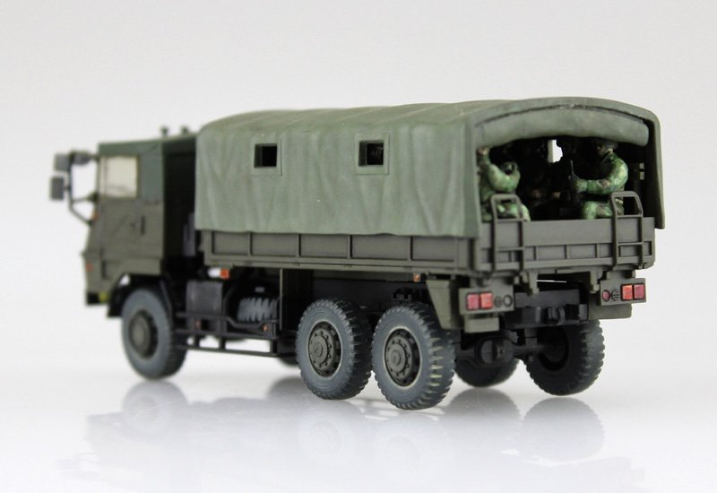 Aoshima 01209 JGSDF Type 73 Truck w/Figures 20pcs 1/72 – image 2