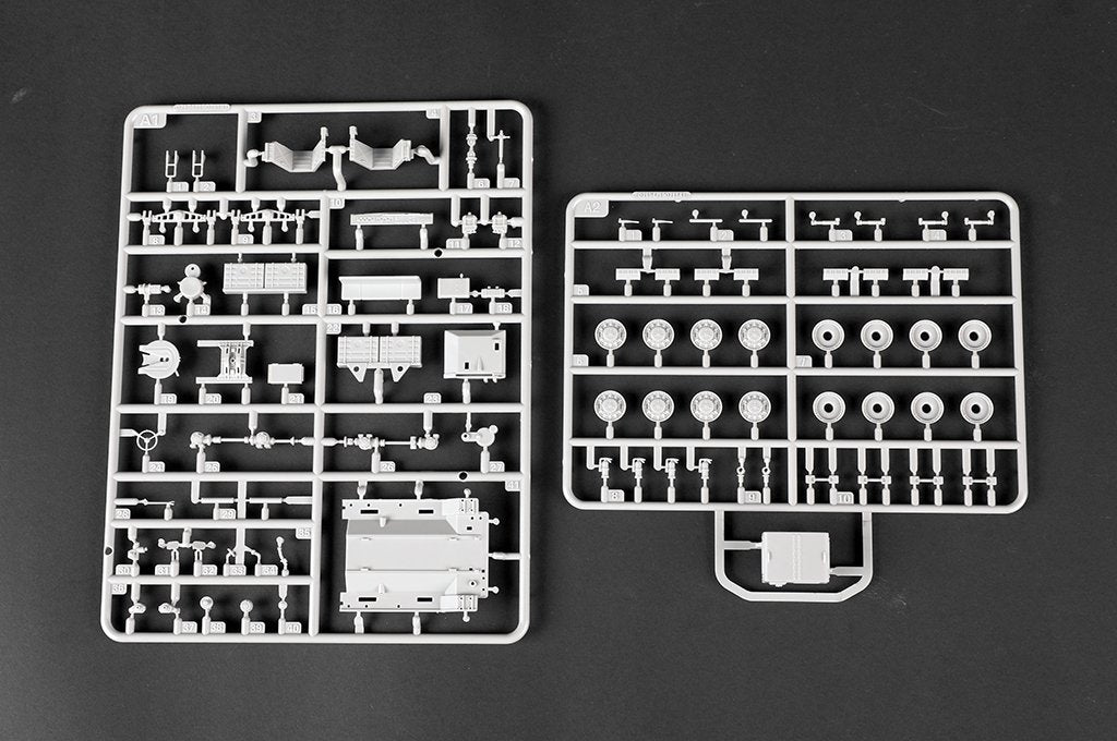 Trumpeter 07195 MAZ-537G Late production type with MAZ/ChMZAP-5247G semitrailer 1/72 – image 10
