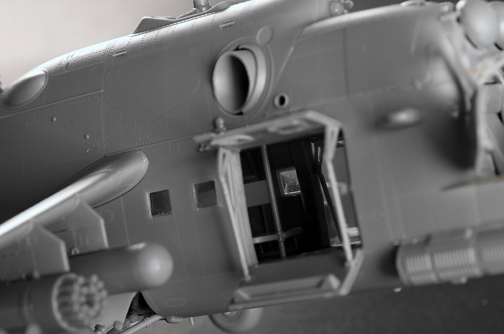 Trumpeter 05829 Mi-24P Hind-F 1/48 – obrázek 13