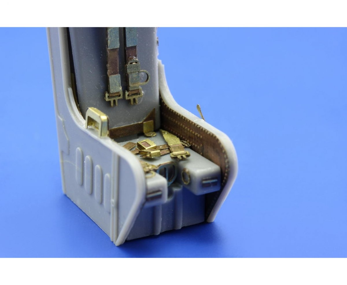 Eduard 32724 A-4E Escapac IA-1 seatbelts 1/32 Trumpeter – obrázek 5