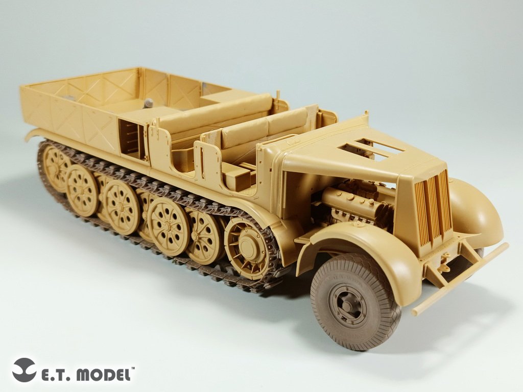 ET Model P35-062 WWII German Sd.Kfz.9 18t FAMO Sagged front wheels and Workable Track 1/35 – image 10
