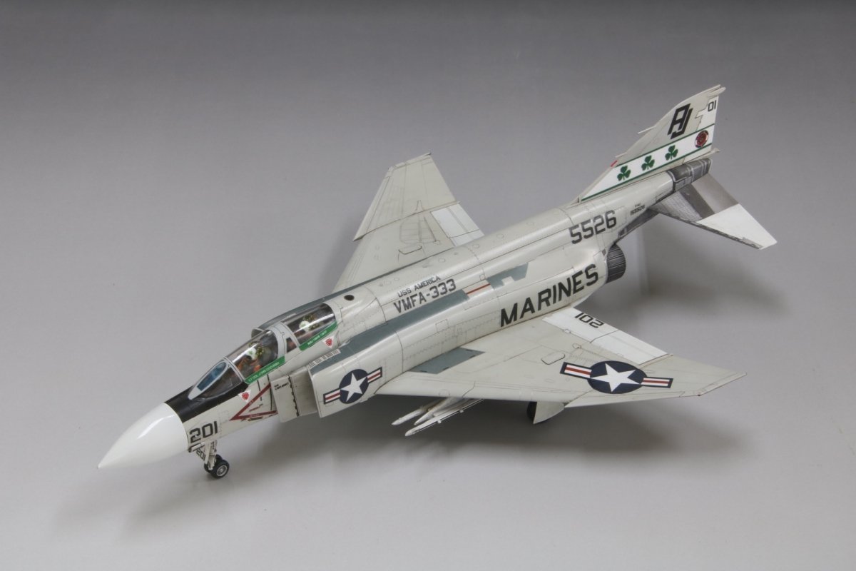 Fine Molds 72843 US MARINE F-4J Jet Fighter MARINES 1/72 – image 3
