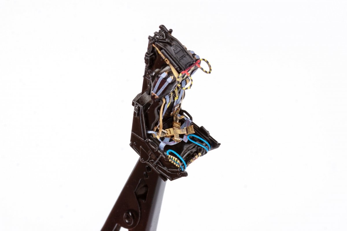 Eduard FE1213 F-4B seatbelts STEEL TAMIYA 1/48 – Bild 4