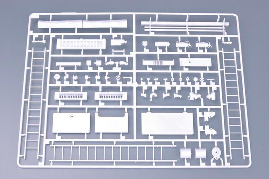 Trumpeter 02506 American LAFRANCE Eagle Fire Pumper 1/25 – image 13