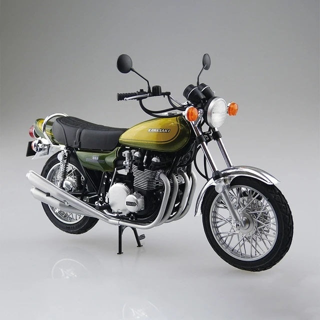 Aoshima 06266 Kawasaki 900 Super 4 Model Z1 1973 with Custom Parts 1/12